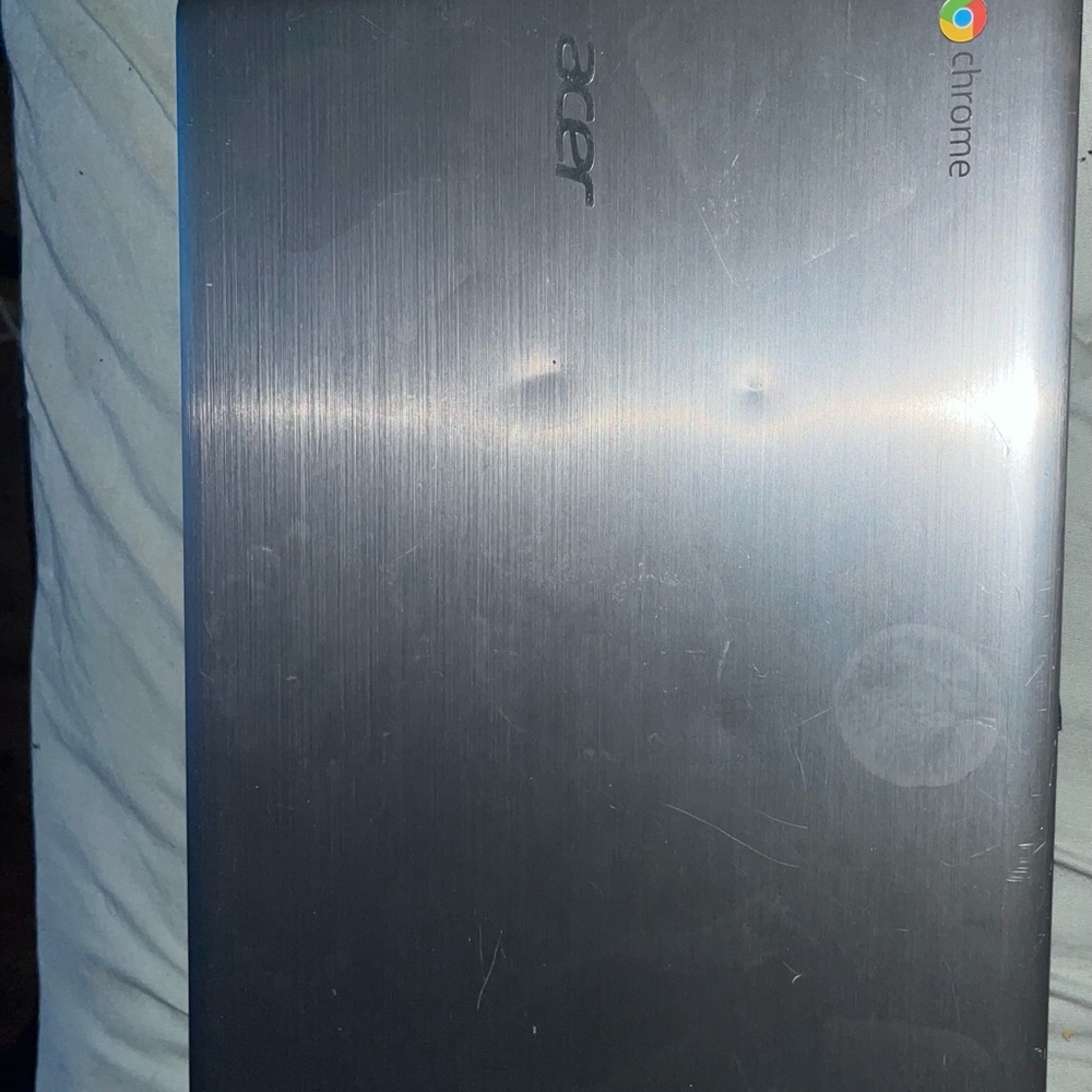 I’m selling a refurbished 2016 Acer Chromebook.